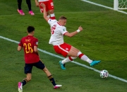 半岛体育网站-波兰足球队摘得亚军，斩获殊荣