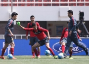 半岛体育app下载地址-球队需调整心态，备战下一回合关键战