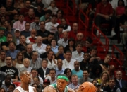 半岛体育app下载地址-关于热火队逆袭成功，一路领先赢下比赛的信息