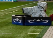 半岛体育官网app-皇马再遭狂轰，巴萨持续无缘胜利，巴萨皇马最激烈的比赛