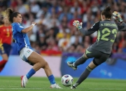 半岛体育官网-欧洲女足联赛中一场激烈的对决