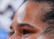 半岛体育视频-荷兰运动员在游泳比赛中打破记录，夺金