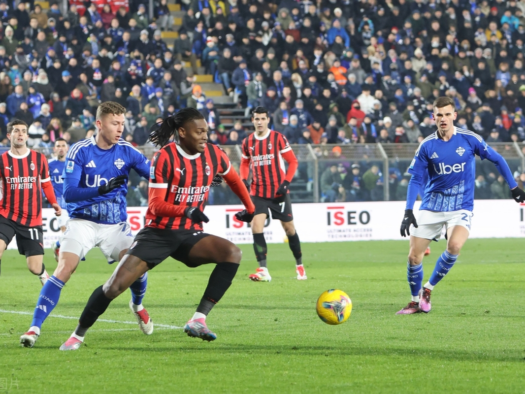 两支豪门球队在欧国联赛中展开激烈较量