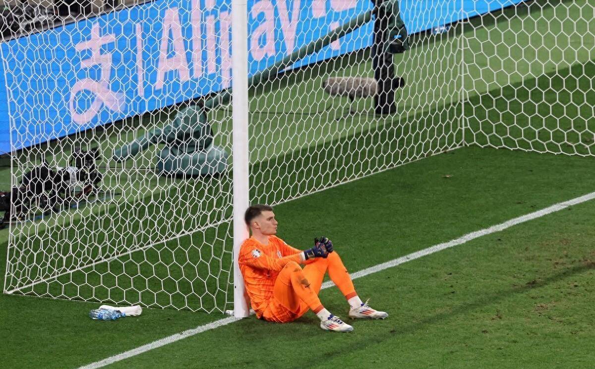 葡萄牙惨败于西班牙无缘欧洲杯半决赛的简单介绍