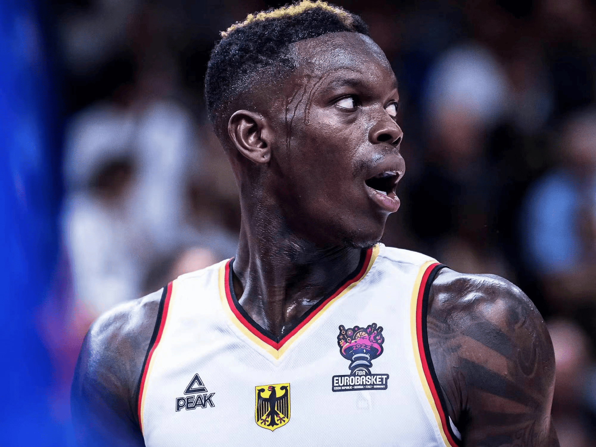 关于活塞队首发球员表现稳定，助球队取胜的信息