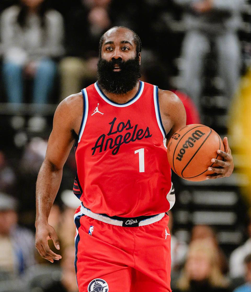 快船队在积极备战中展现出士气高涨