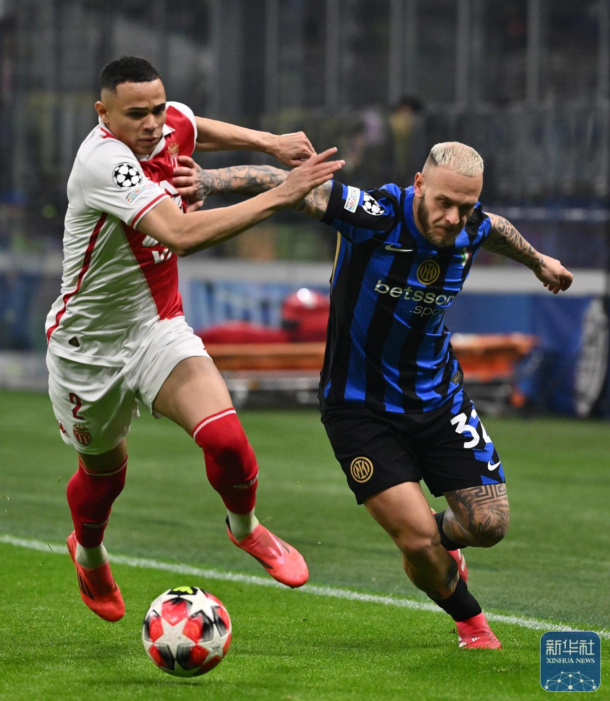 包含摩纳哥队实现惊艳逆袭，赢得赛季首胜的词条