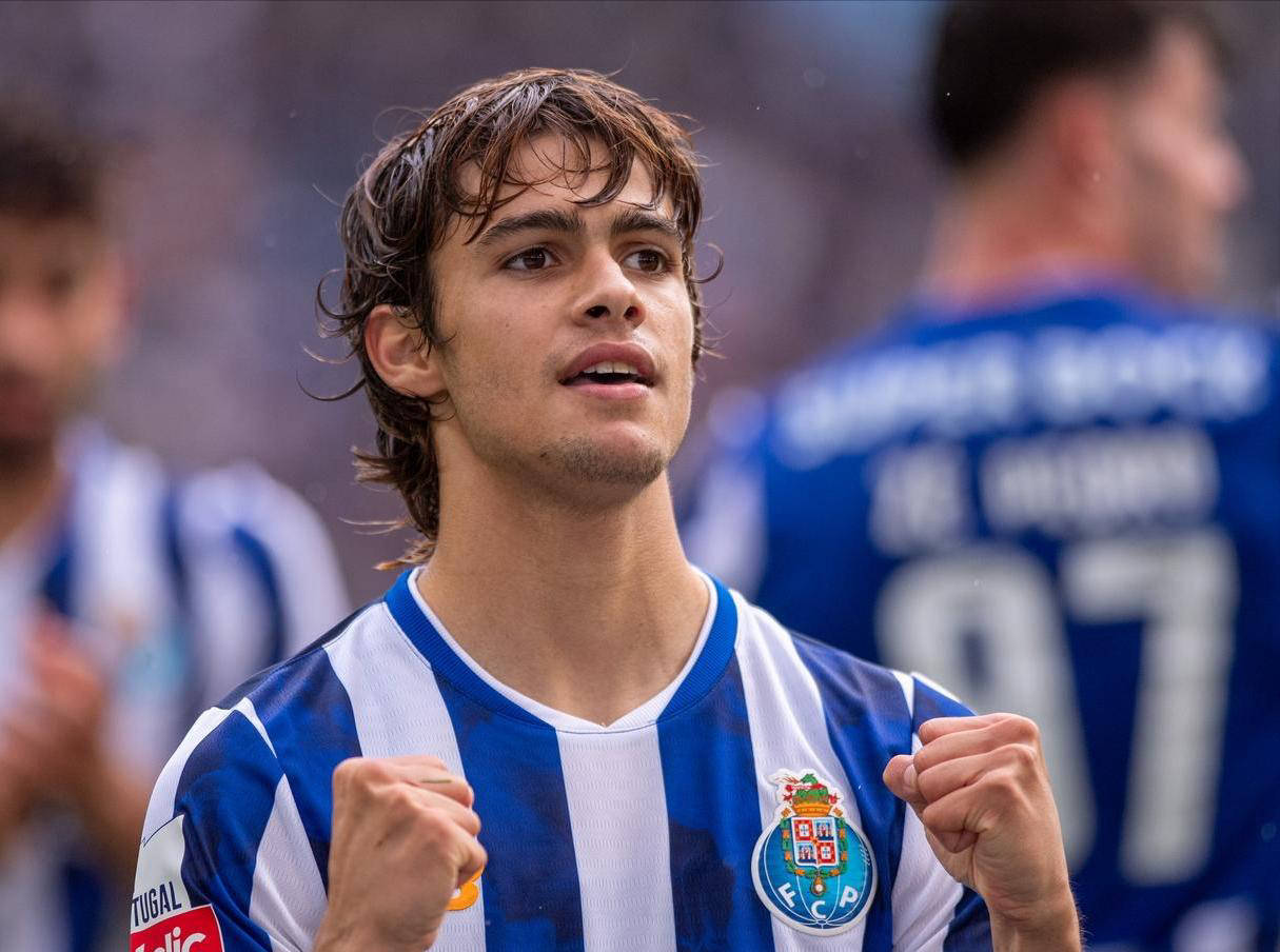 欧冠热门球队盯上沃尔夫斯堡年轻后卫