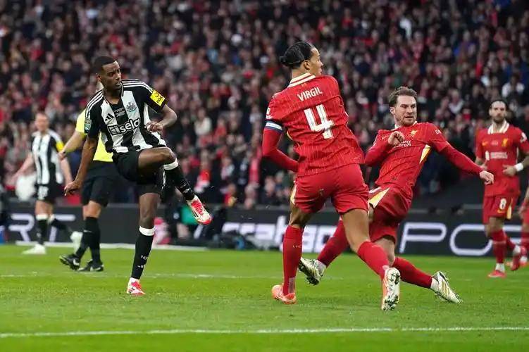 利物浦客场惊险逆转，夺得三分重要胜利