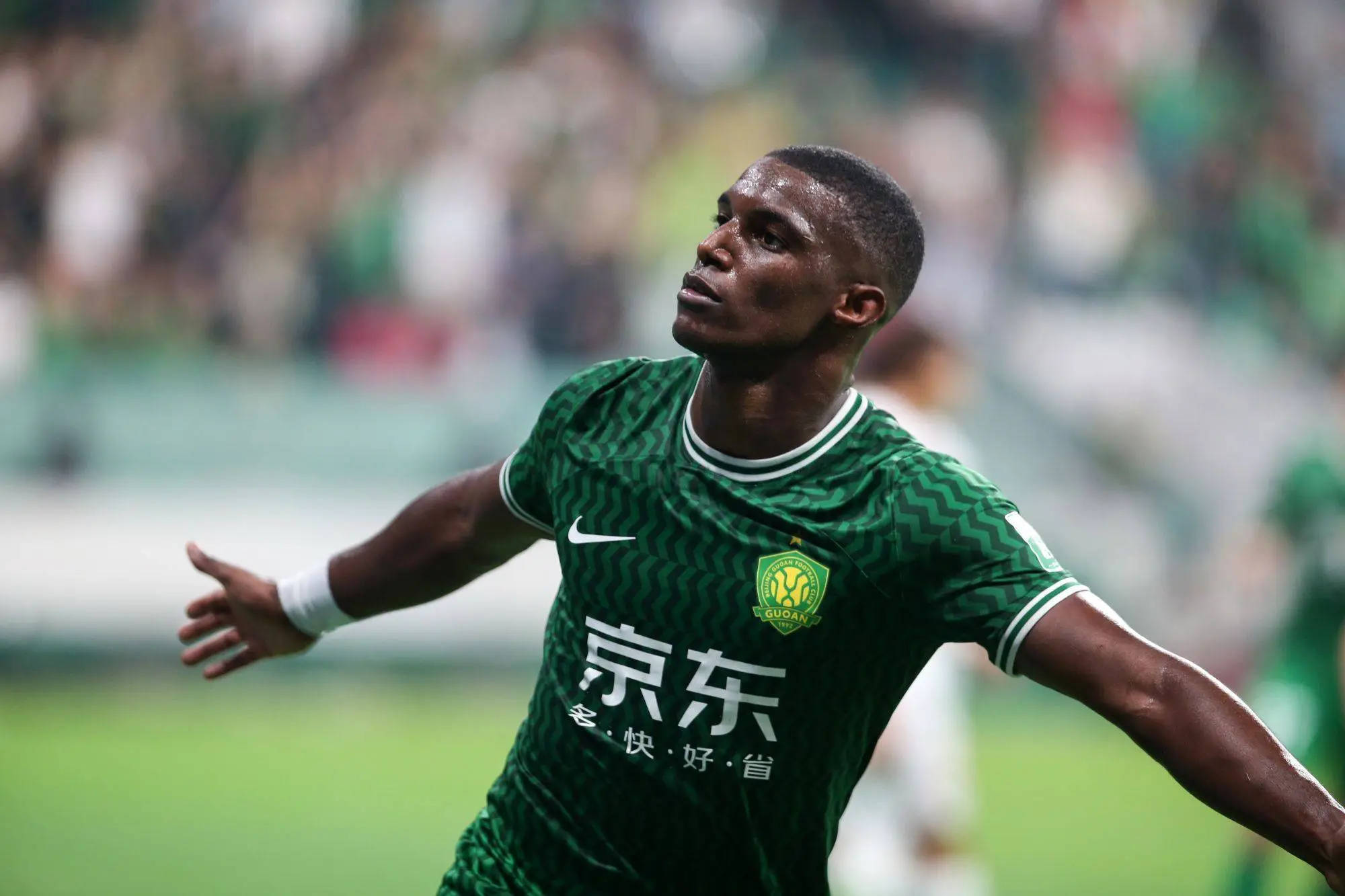 关于北京中赫国安客场战平大连人，暂时保持不败的信息