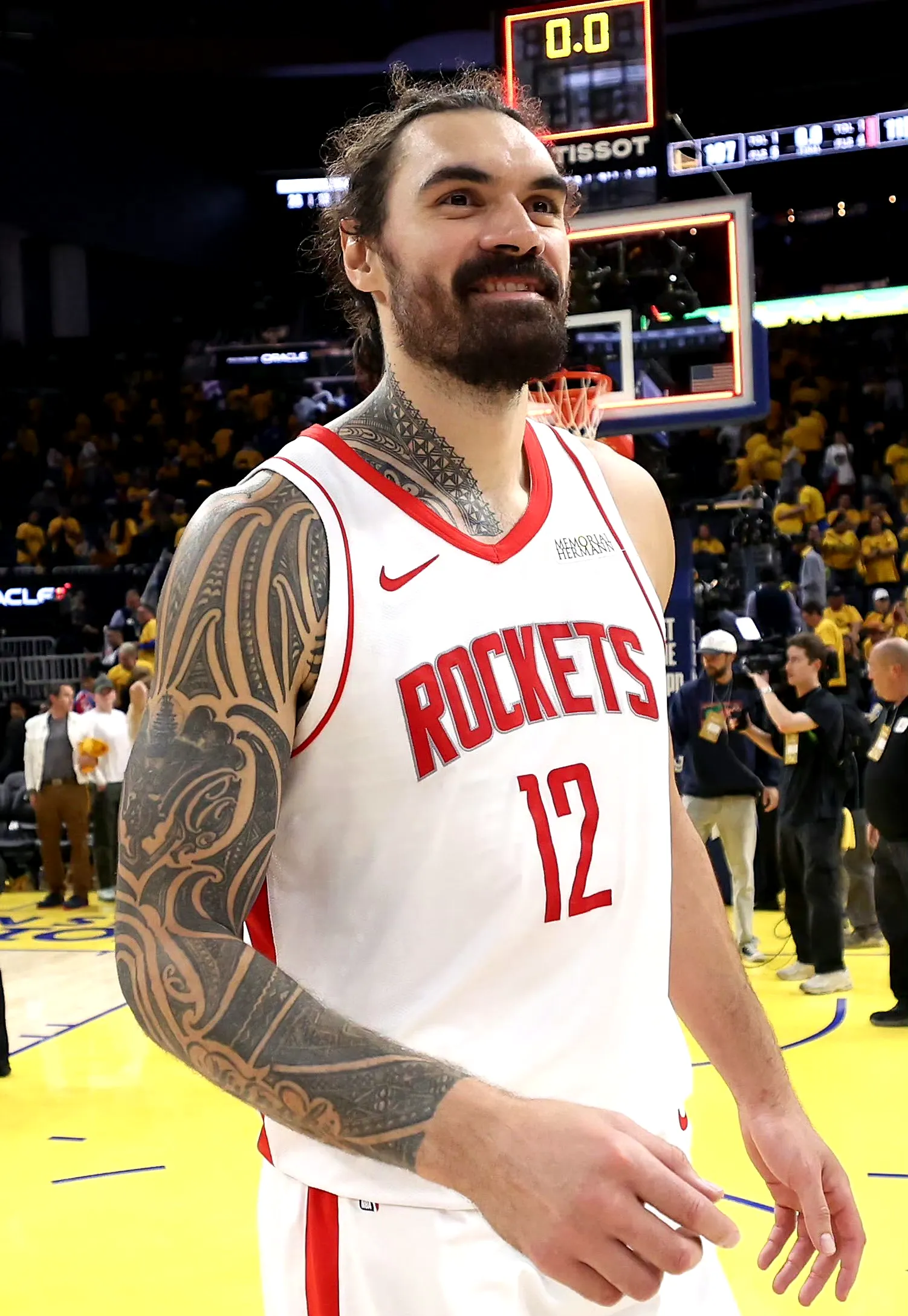 包含火箭球员复出赛季：日本篮球明星再获新合同展宏图大计的词条