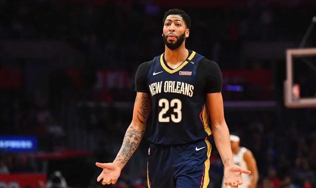 包含NBA常规赛揭幕战结束，骑士内线新星奇迹般复出的词条