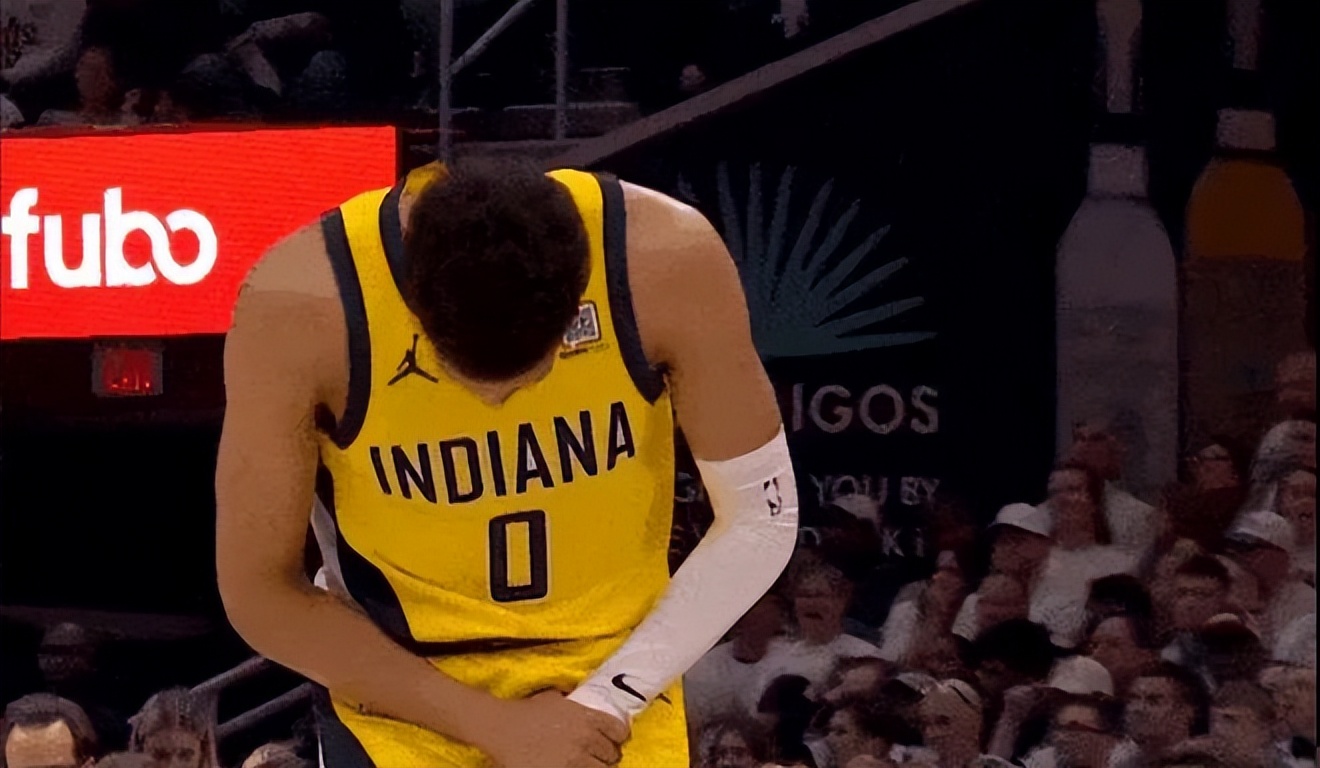 包含NBA常规赛揭幕战结束，骑士内线新星奇迹般复出的词条