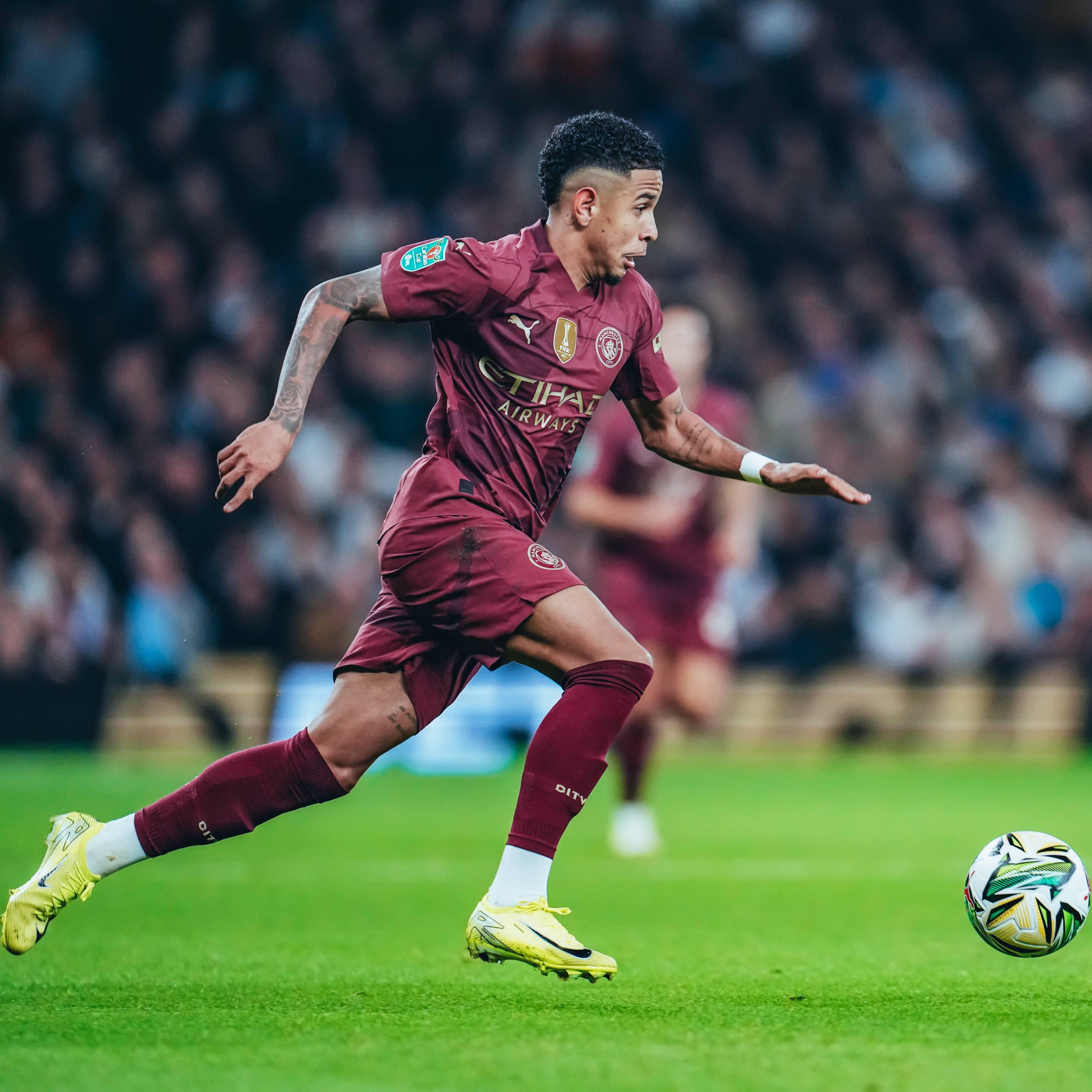 贝尔巴托夫失灵，曼城进攻面临困难