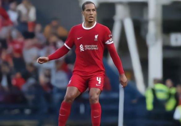 包含伯恩茅斯客场斩获关键三分，豪取胜利的词条