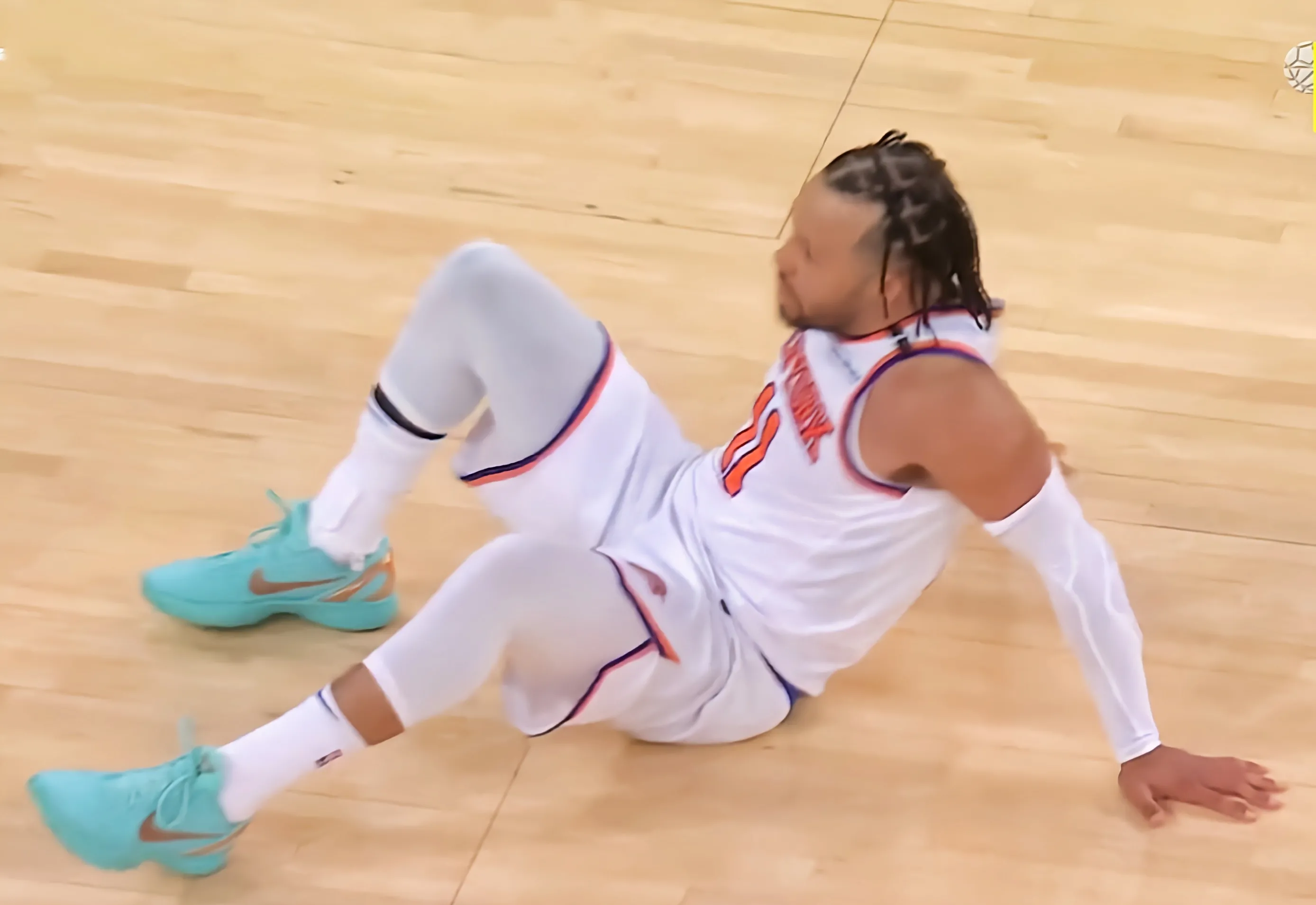 包含尼斯客场遭遇挫败，惨失比赛的词条