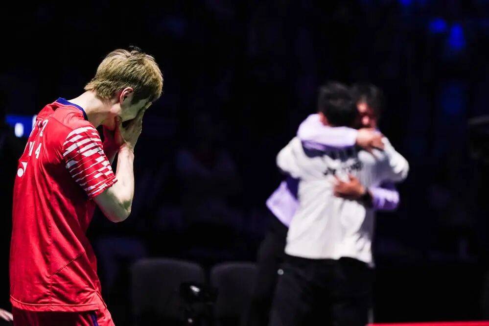 势如破竹：羽毛球选手一路领先的简单介绍