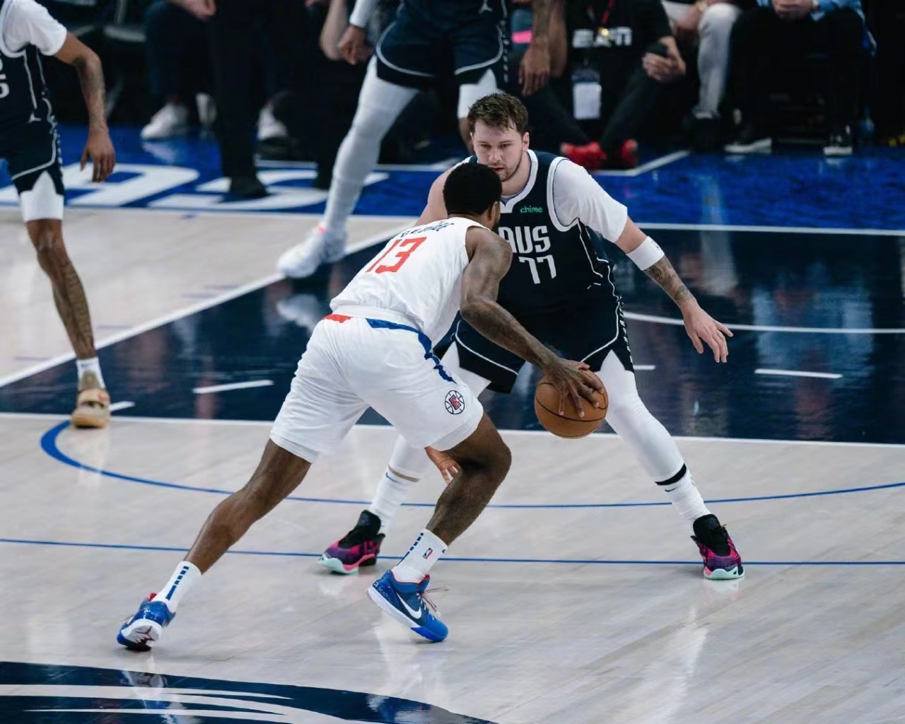 独行侠主帅因不满判罚暴怒，挨罚禁赛两场