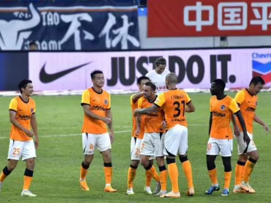 裁判执法引发争议，影响比赛结果