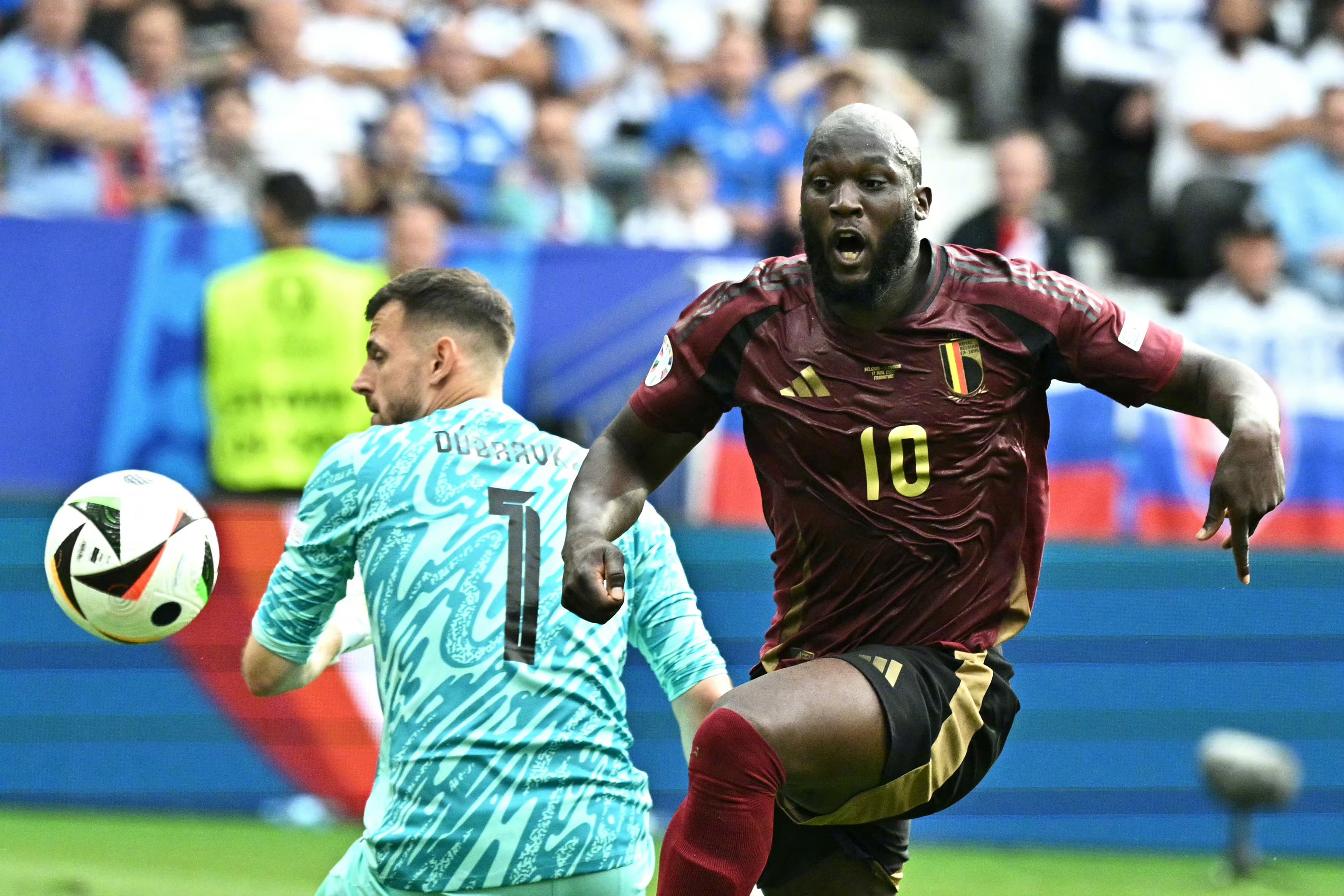 包含斯洛伐克战平俄罗斯，欧洲杯火爆开赛的词条